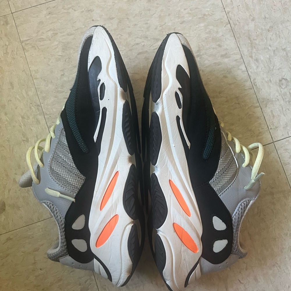 Yeezy 700 “wave runner”